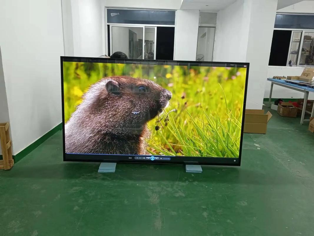 交錯的光影 廣告機一體化工廠的生成與運送紀實
